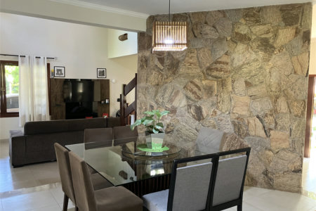 Casa à venda com 4 quartos, sendo 2 suítes, no condomínio Vivendas do Lago, Sorocaba - SP