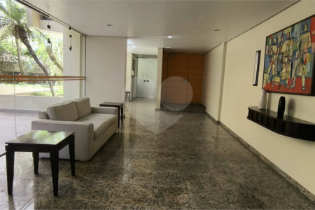 Apartamento à venda com 3 quartos, sendo 1 suíte, em Pinheiros, São Paulo, SP