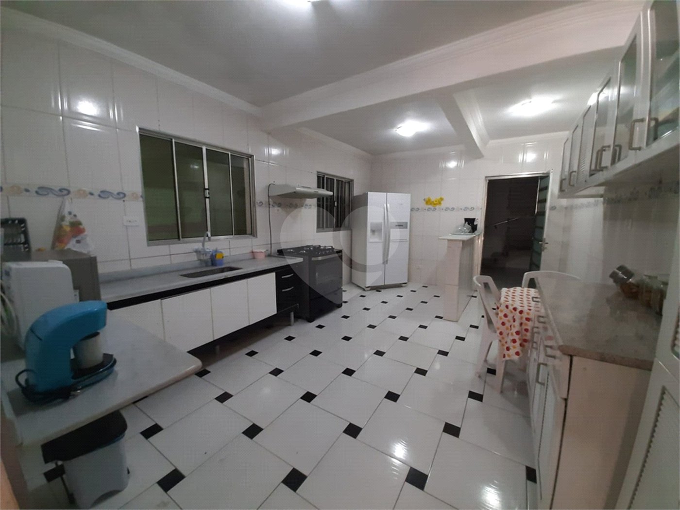 Sobrado à venda com 4 quartos, sendo 1 suíte, em Tremembé, São Paulo, SP