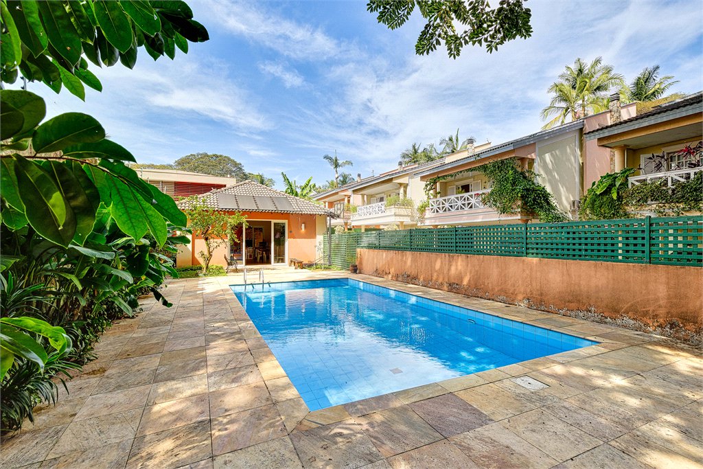 Casa à venda com 4 suítes no condomínio Conjunto Residencial São Benedito, São Paulo - SP