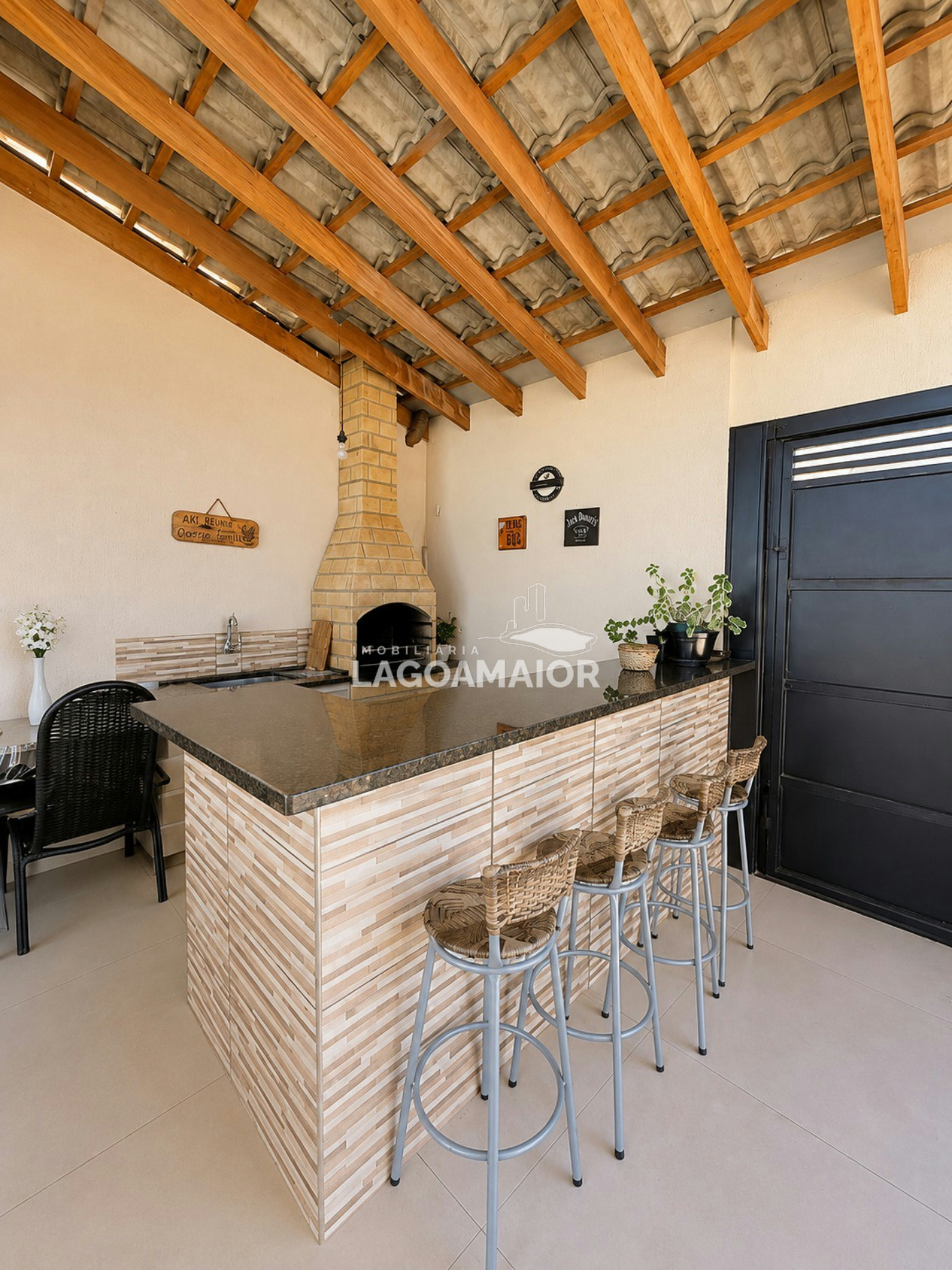 Casa à venda com 3 quartos, sendo 1 suíte, em Jardim dos Ipes, Três Lagoas, MS