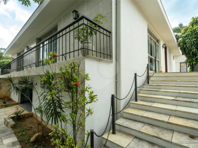 Casa Térrea à venda ou para alugar com 4 suítes em Jardim Marajoara, São Paulo, SP