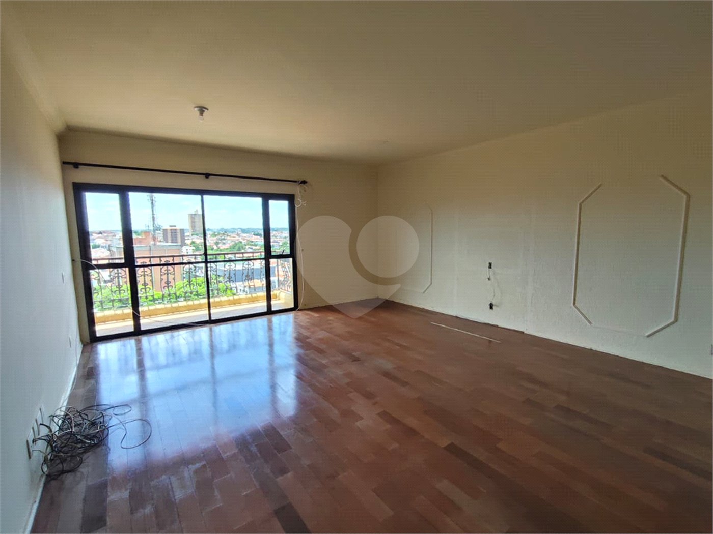 Apartamento à venda ou para alugar com 3 quartos, sendo 1 suíte, no Centro, Itapetininga, SP