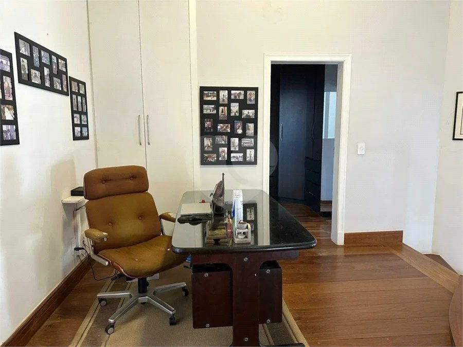 Casa à venda com 3 suítes no condomínio Recanto dos Paturis, Vinhedo - SP