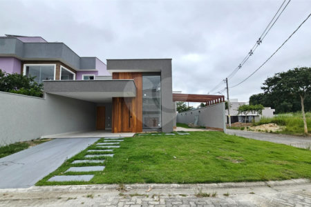 Casa à venda com 3 quartos, sendo 1 suíte, no condomínio Grand Park, Rio de Janeiro - RJ