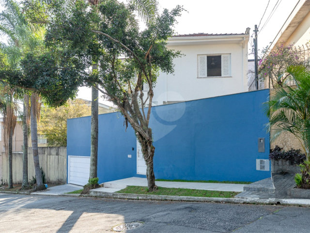 Sobrado à venda com 3 quartos, sendo 2 suítes,  em Brooklin Velho, São Paulo, SP