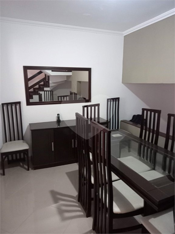 Sobrado à venda com 3 quartos, sendo 1 suíte,  em Vila Lavínia, Mogi das Cruzes, SP