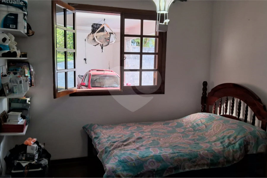 Casa à venda com 3 quartos, sendo 1 suíte,  no condomínio Alpes da Cantareira, Mairiporã - SP