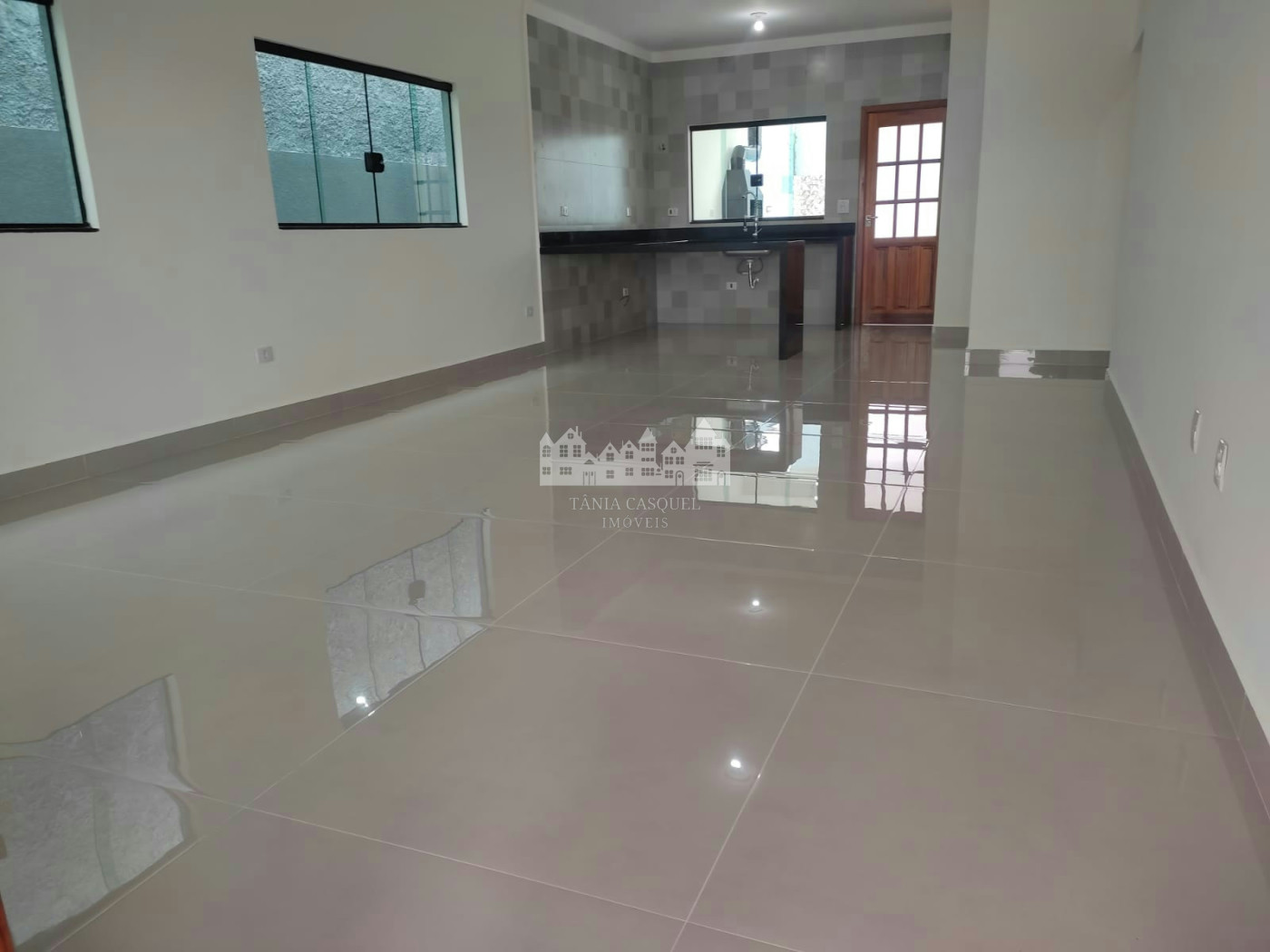 Casa térrea à venda com 3 quartos, sendo 1 suíte, em Loteamento Parque Residencial Serras de Atibaia II, Atibaia - SP