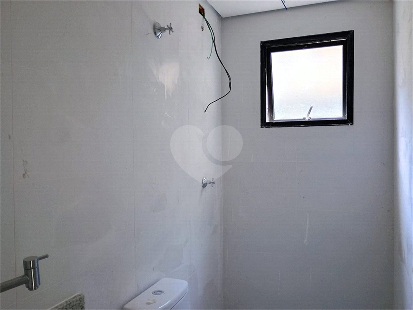 Casa à venda com 2 quartos no condomínio Vila Davos 2, São Paulo - SP