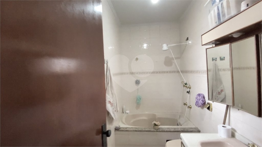 Casa à venda com 4 quartos, sendo 2 suítes, em Jardim Guanca, São Paulo, SP