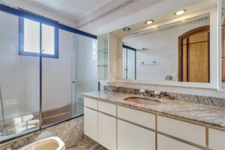 Apartamento à venda com 2 quartos, sendo 1 suíte, em Campo Belo, São Paulo, SP