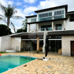 Casa à venda com 4 quartos, sendo 3 suítes, no condomínio Village da Serra, Araçoiaba da Serra - SP