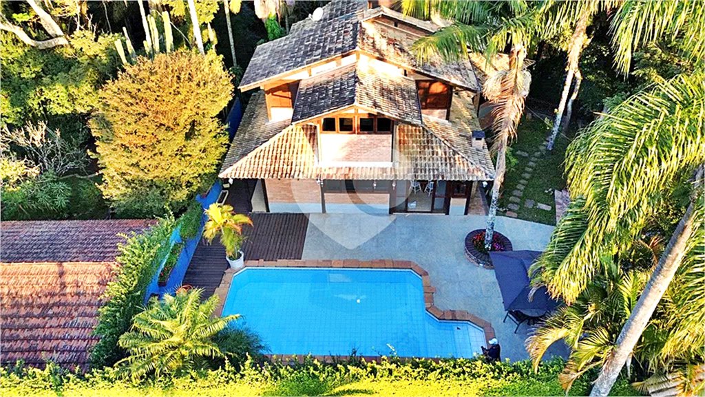 Casa à venda com 4 suítes em Serra da Cantareira, Mairiporã, SP