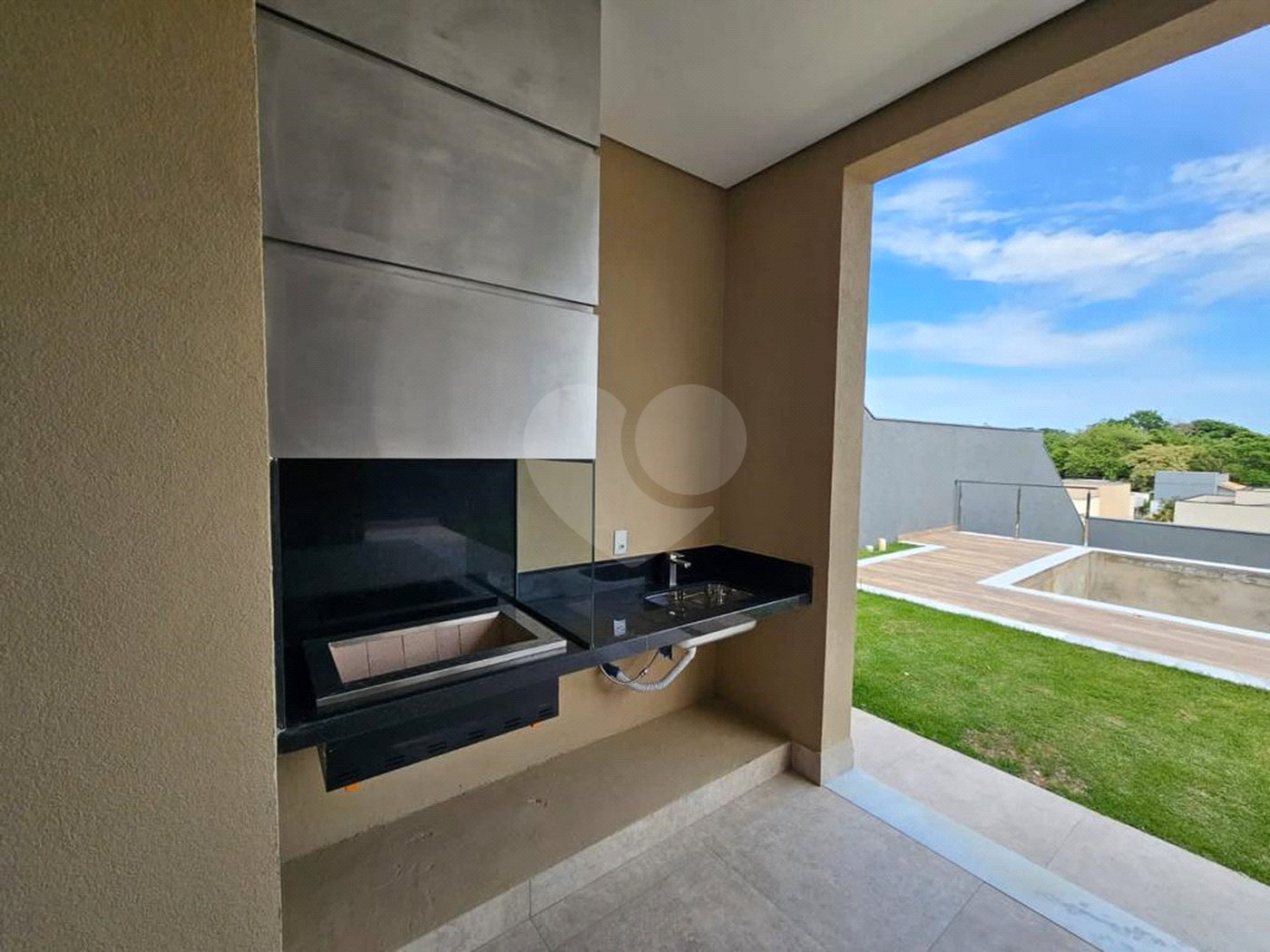 Casa à venda com 3 quartos, sendo 4 suítes, no condomínio Reserva dos Vinhedos, Louveira - SP