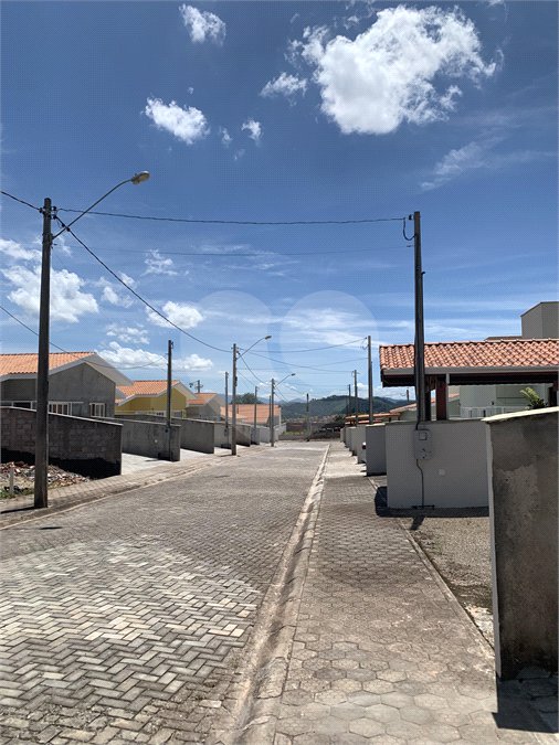 Casa 3 dormitórios - Condomínio MARF 3 - Bom Jesus dos Perdões