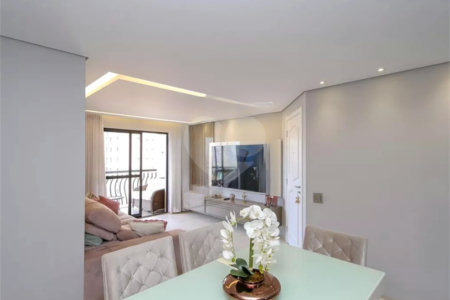 Apartamento reformado a venda no Alto da Boa Vista
