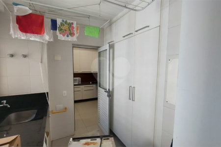Apartamento de 3 quartos, mobiliado, para locação no Paraíso