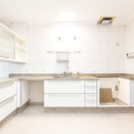Casa à venda ou para alugar com 4 suítes no condomínio Vila das Emboabas, São Paulo - SP