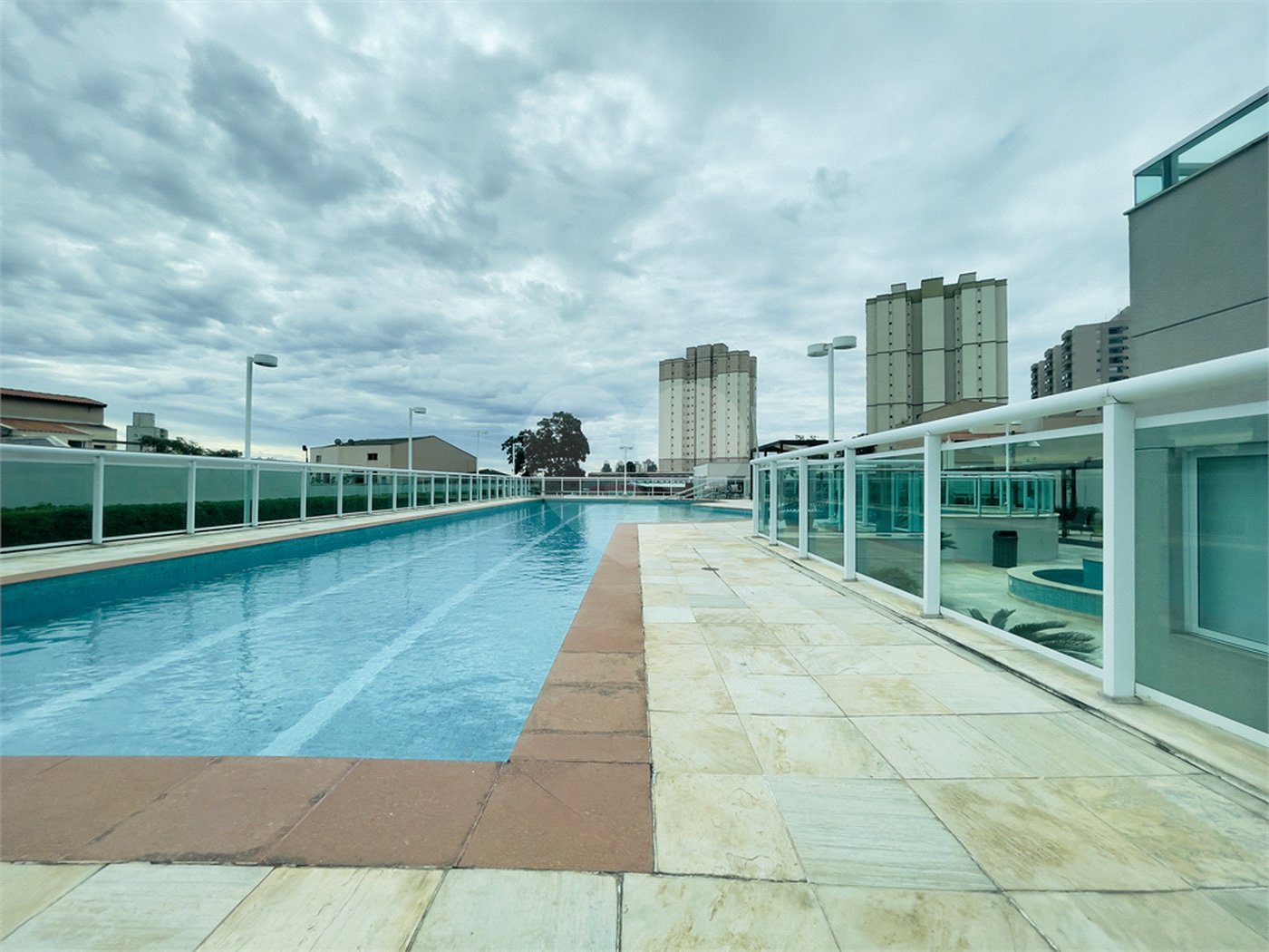 Apartamento à venda com 2 suítes em Vila Scarpelli, Santo André, SP