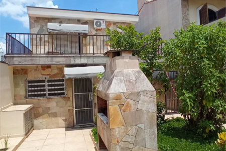 Sobrado à venda com 3 quartos, sendo 1 suíte, em Bosque da Saúde, São Paulo, SP