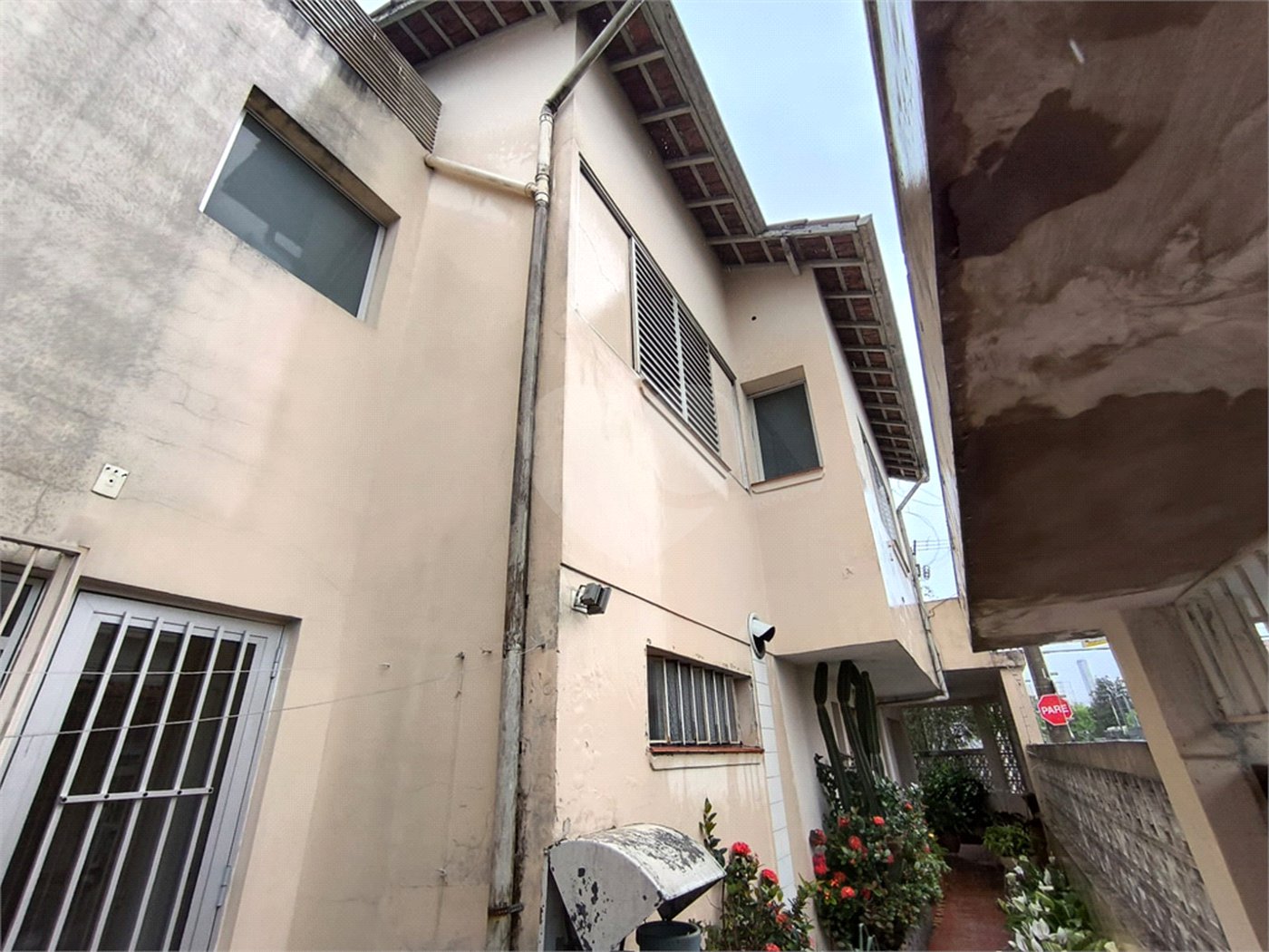 Sobrado à venda com 5 quartos, sendo 1 suíte, em Jardim Trussardi, São Paulo, SP