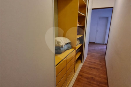 Casa à venda com 4 quartos, sendo 1 suíte, no condomínio Horizontal Newport Village, São Paulo - SP