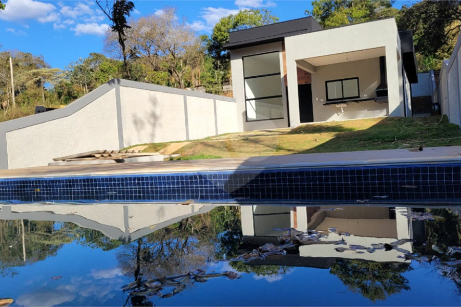 Casa Térrea à venda com 3 quartos, sendo 1 suíte,  em Pedra Vermelha (terra Preta), Mairiporã, SP