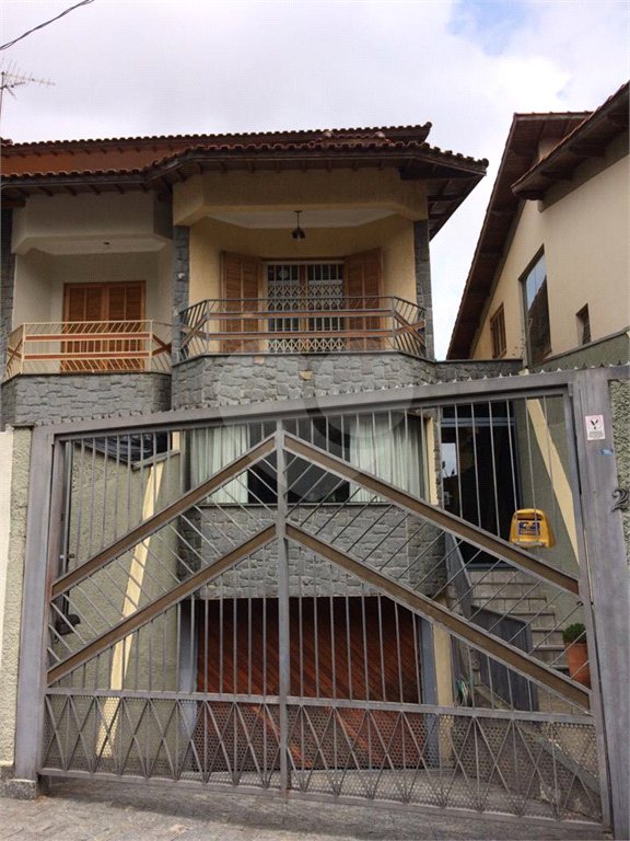Sobrado à venda com 4 quartos, sendo 1 suíte, em Jardim Pinheiros, São Paulo, SP