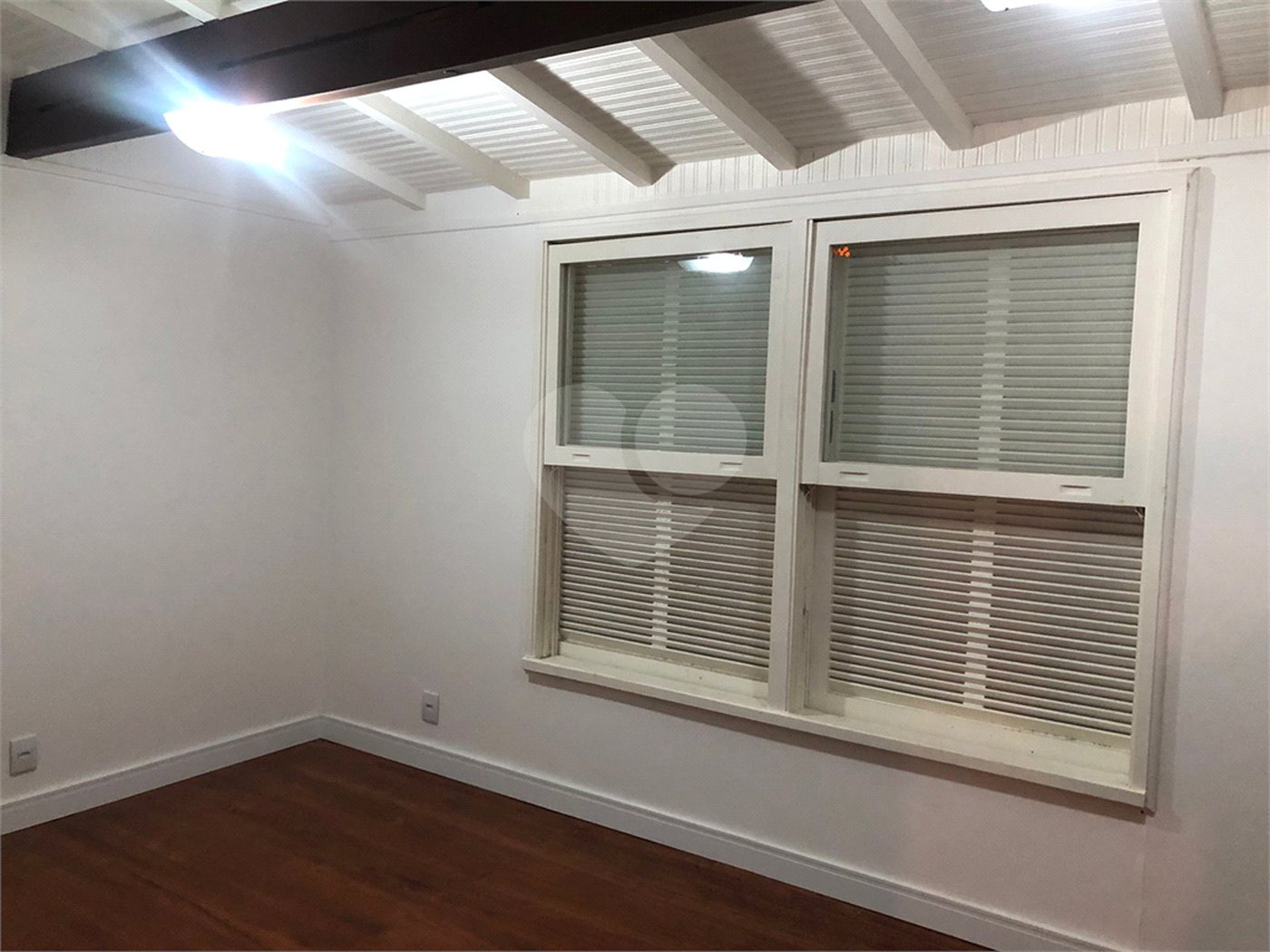 Sobrado à venda com 5 quartos, sendo 1 suíte,  em Tremembé, São Paulo, SP