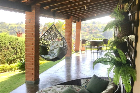 Casa à venda com 3 quartos, sendo 1 suíte,  no condomínio Vista Alegre, Bom Jesus dos Perdões - SP