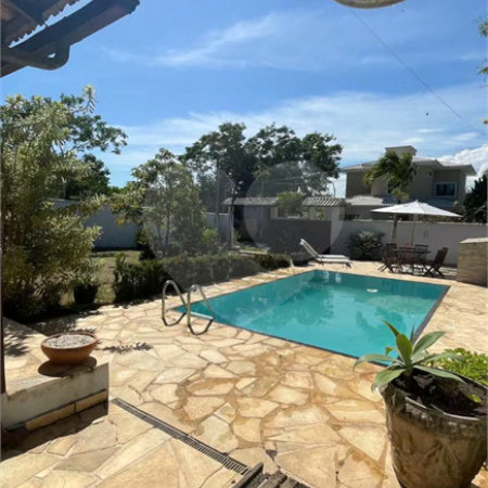 Casa à venda com 4 quartos, sendo 2 suítes, em Caravelas, Armação dos Búzios, RJ