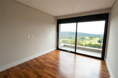 Casa à venda com 5 quartos, sendo 4 suítes, em Vila Darcy Penteado (mailasqui), São Roque, SP
