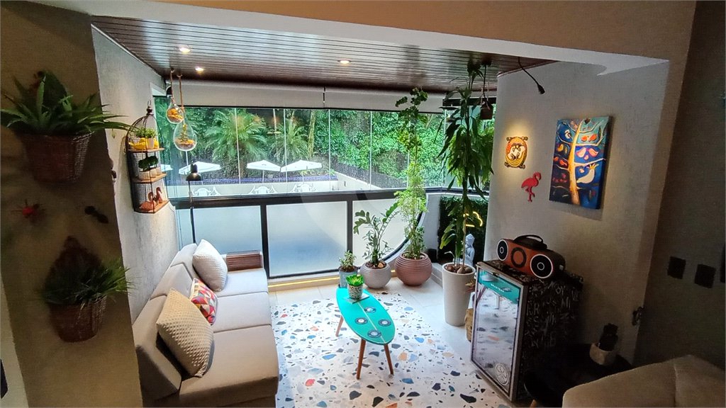Apartamento à venda com 2 quartos, sendo 1 suíte, em Pitangueiras, Guarujá, SP