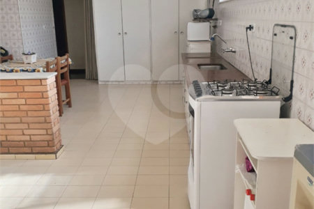 Casa à venda com 4 quartos, sendo 1 suíte, no Centro, Vinhedo, SP