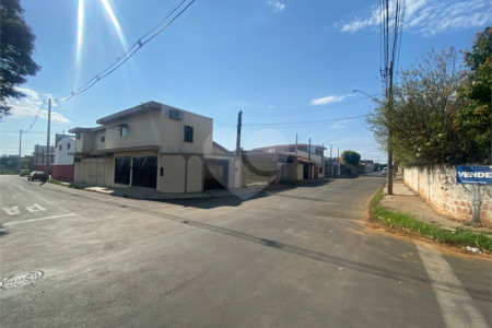 Terreno com 150,00 m² de área .