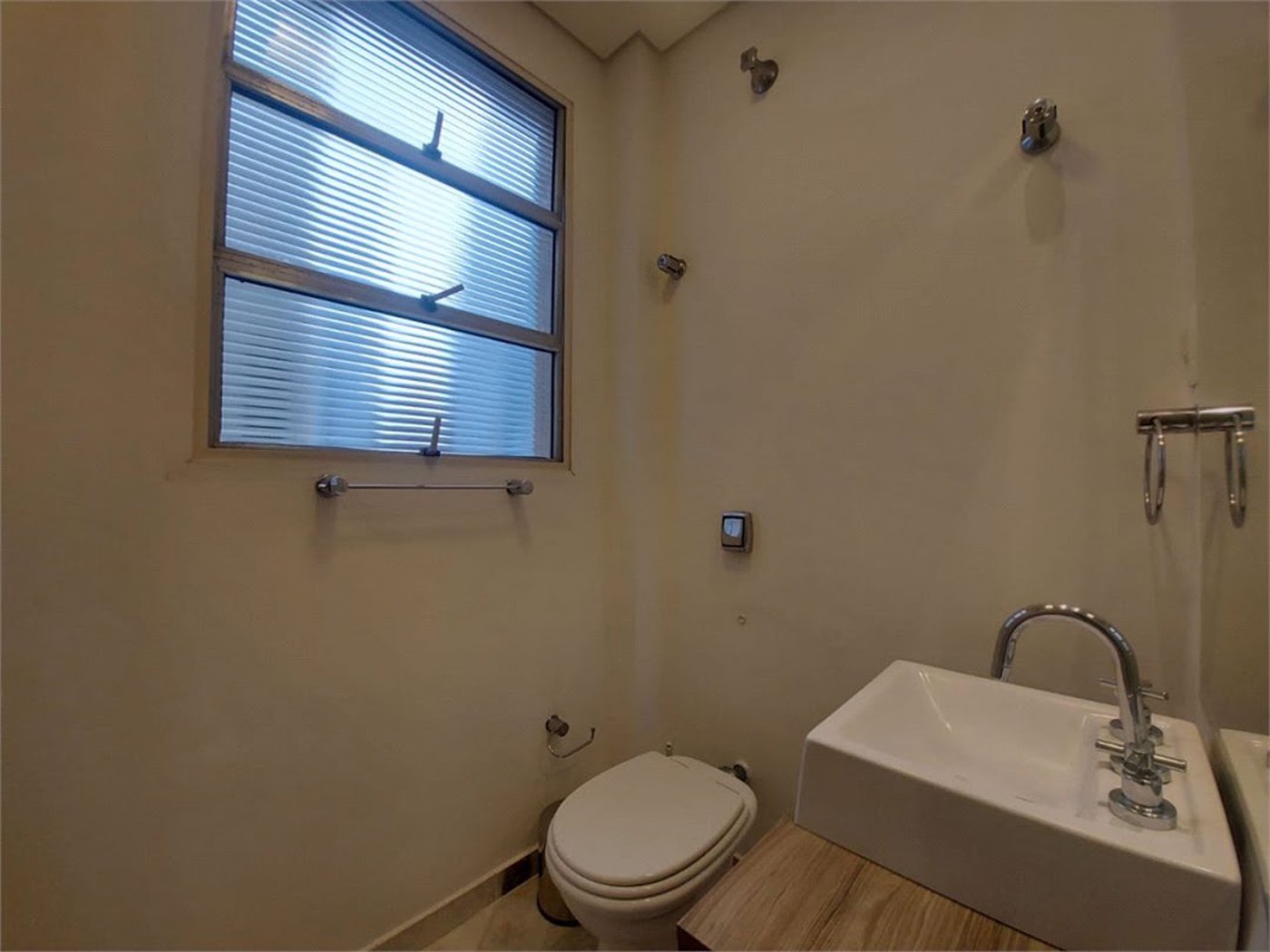 Apartamento com 4 dormitórios à venda, 120 m² por R$ 700.000,00 - Pitangueiras - Guarujá/SP