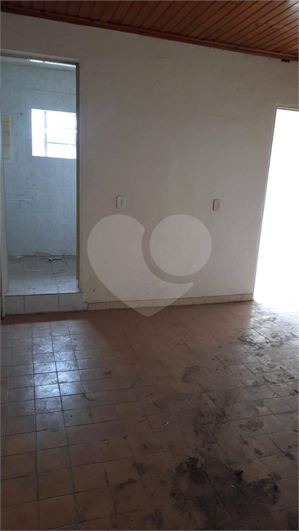 Sobrado à venda com 3 suítes em Luiz Fagundes, Mairiporã, SP