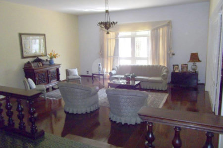 Casa Térrea à venda com 4 quartos, sendo 2 suítes, em Interlagos, São Paulo, SP