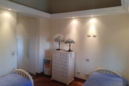 Casa à venda com 5 suítes em Jardim Leonor, São Paulo, SP