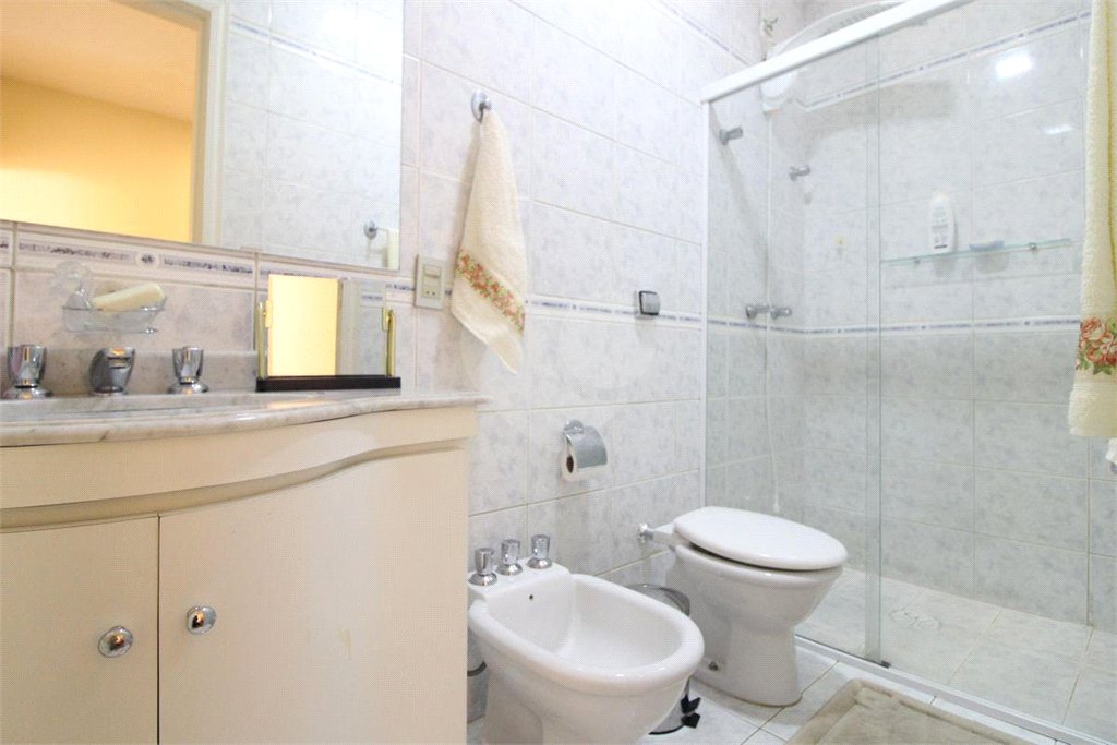 Sobrado à venda com 3 quartos, sendo 1 suíte,  em Jardim Prudência, São Paulo, SP