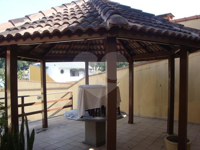 Sobrado à venda com 4 quartos, sendo 3 suítes,  em Horto Florestal, São Paulo, SP