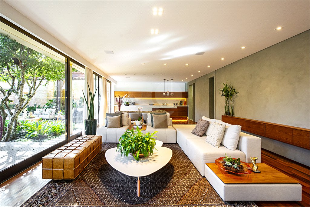 Casa à venda com 4 suítes no condomínio Vila Flora, São Paulo - SP