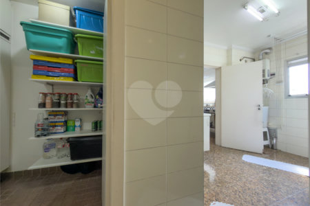 Apartamento com 190 metros 3 suítes 4 vagas de garagem