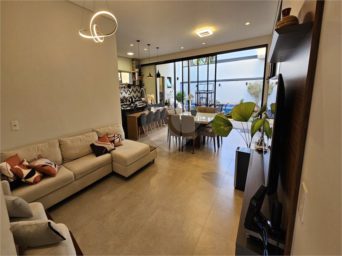 Casa à venda com 3 suítes no condomínio Jardim Residencial Dona Maria José, Indaiatuba - SP
