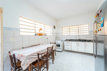 Sobrado à venda com 3 quartos, sendo 1 suíte, em Moema, São Paulo, SP