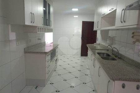 Apartamento à venda com 3 quartos, sendo 1 suíte, em Jardim Paulista, São Paulo, SP