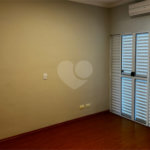 Casa à venda com 3 quartos, sendo 1 suíte, no condomínio Residencial Villa dos Inglezes, Sorocaba - SP