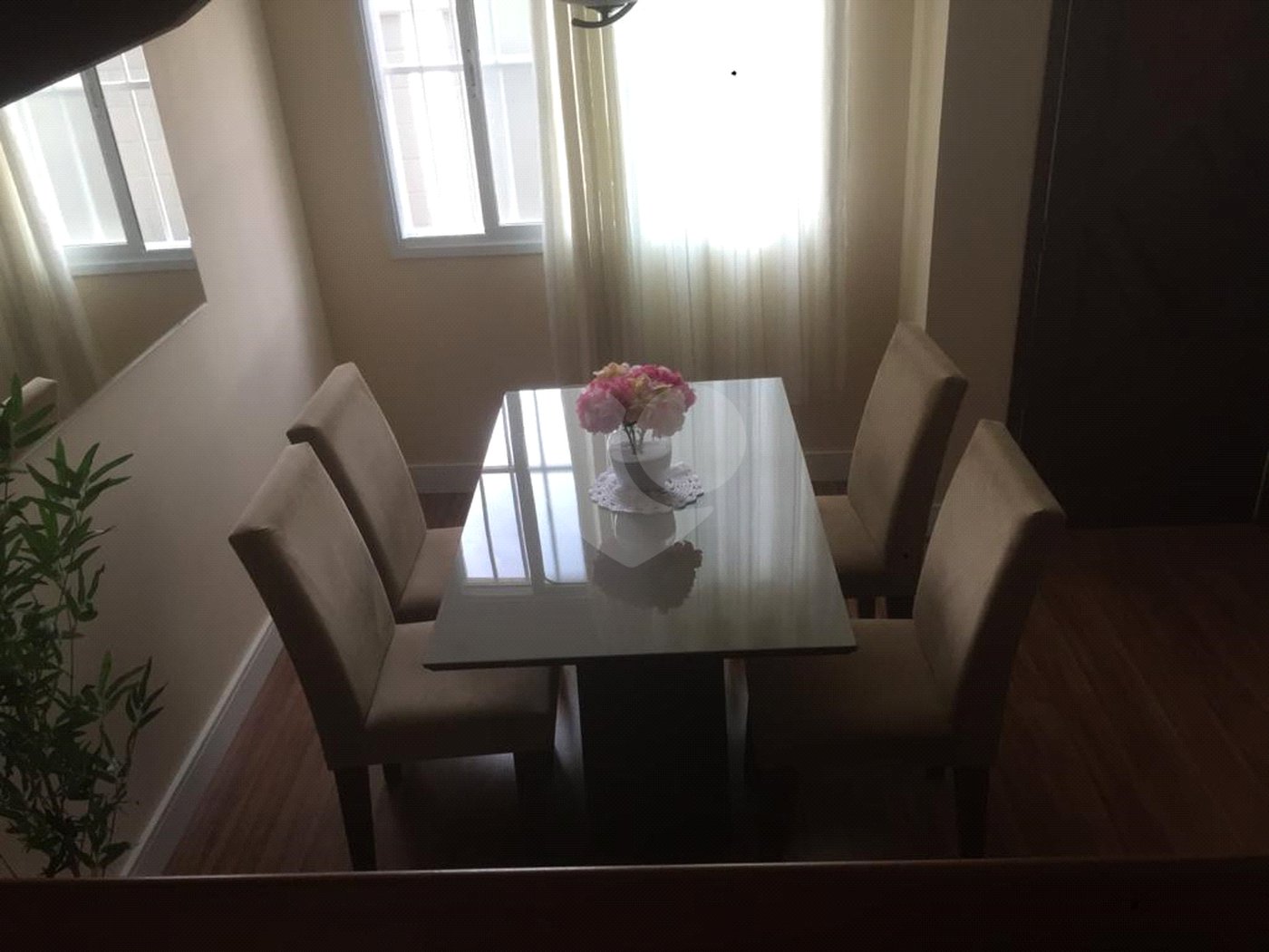 Casa à venda com 3 quartos, sendo 1 suíte, no condomínio Morada do Horto, São Paulo - SP