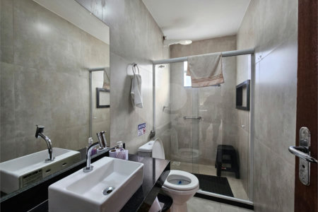 Terreno em condomínio à venda com 3 quartos, sendo 2 suítes,  em Caravelas, Armação dos Búzios, RJ
